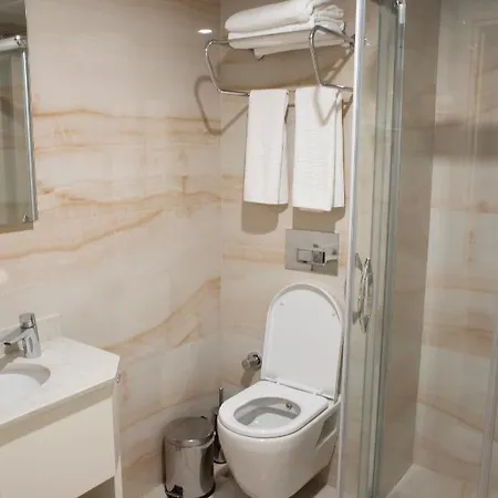 Hotel Alpinn Due Istanboel